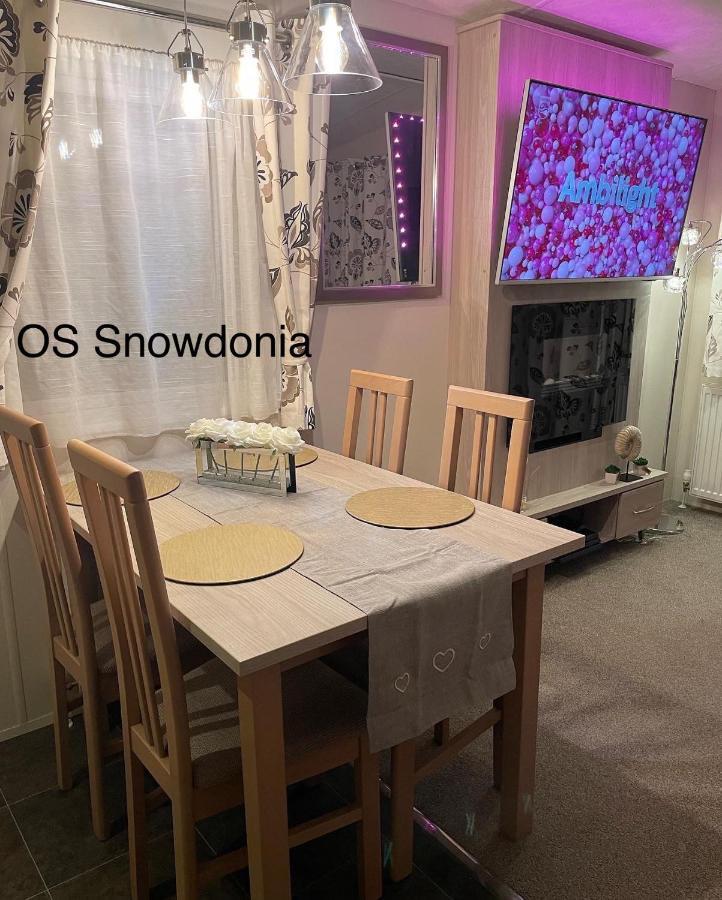 Snowdonia Holidays Caravan Hire - Aberdunant Park - 111 Silver Birch Porthmadog Exteriör bild